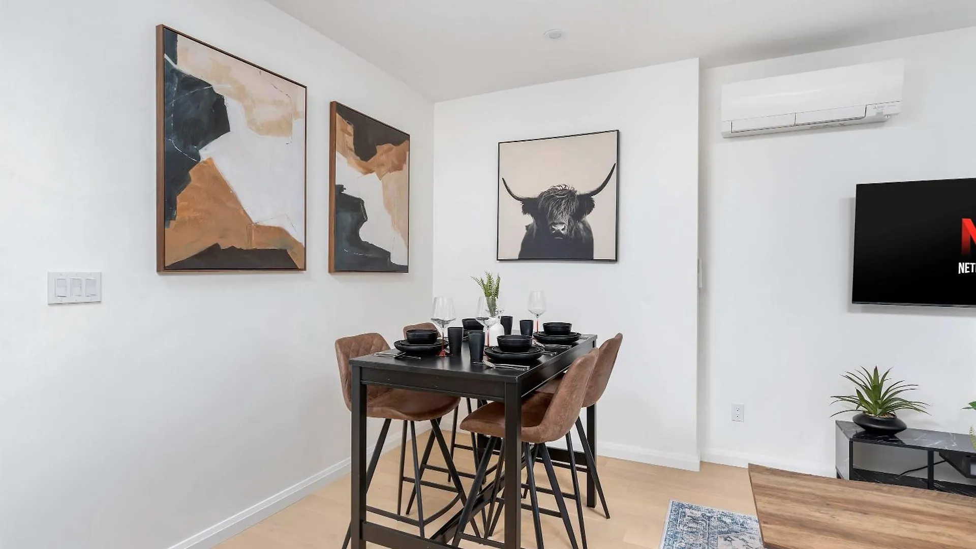 Holiday home Luxury 2-Bedroom Oasis At College & Bathurst Toronto