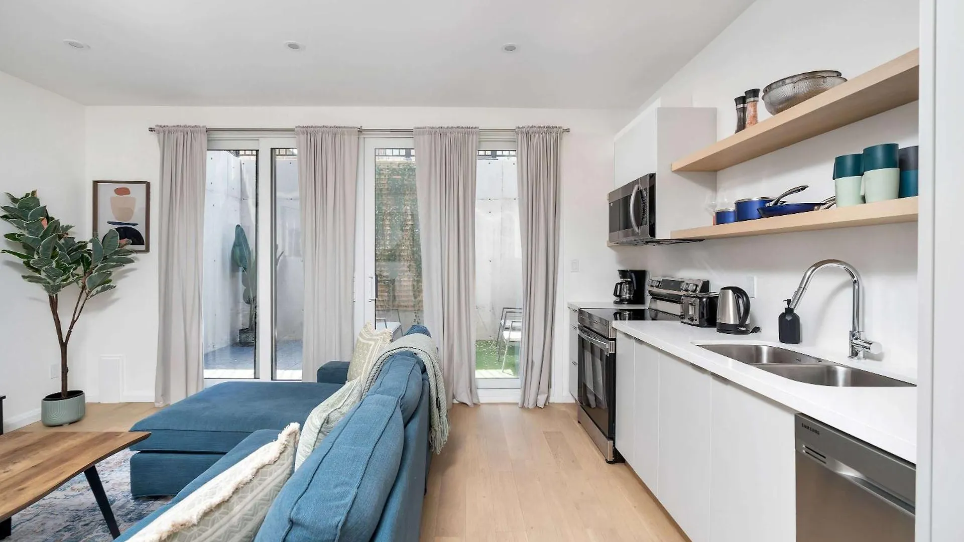 Holiday home Luxury 2-Bedroom Oasis At College & Bathurst Toronto
