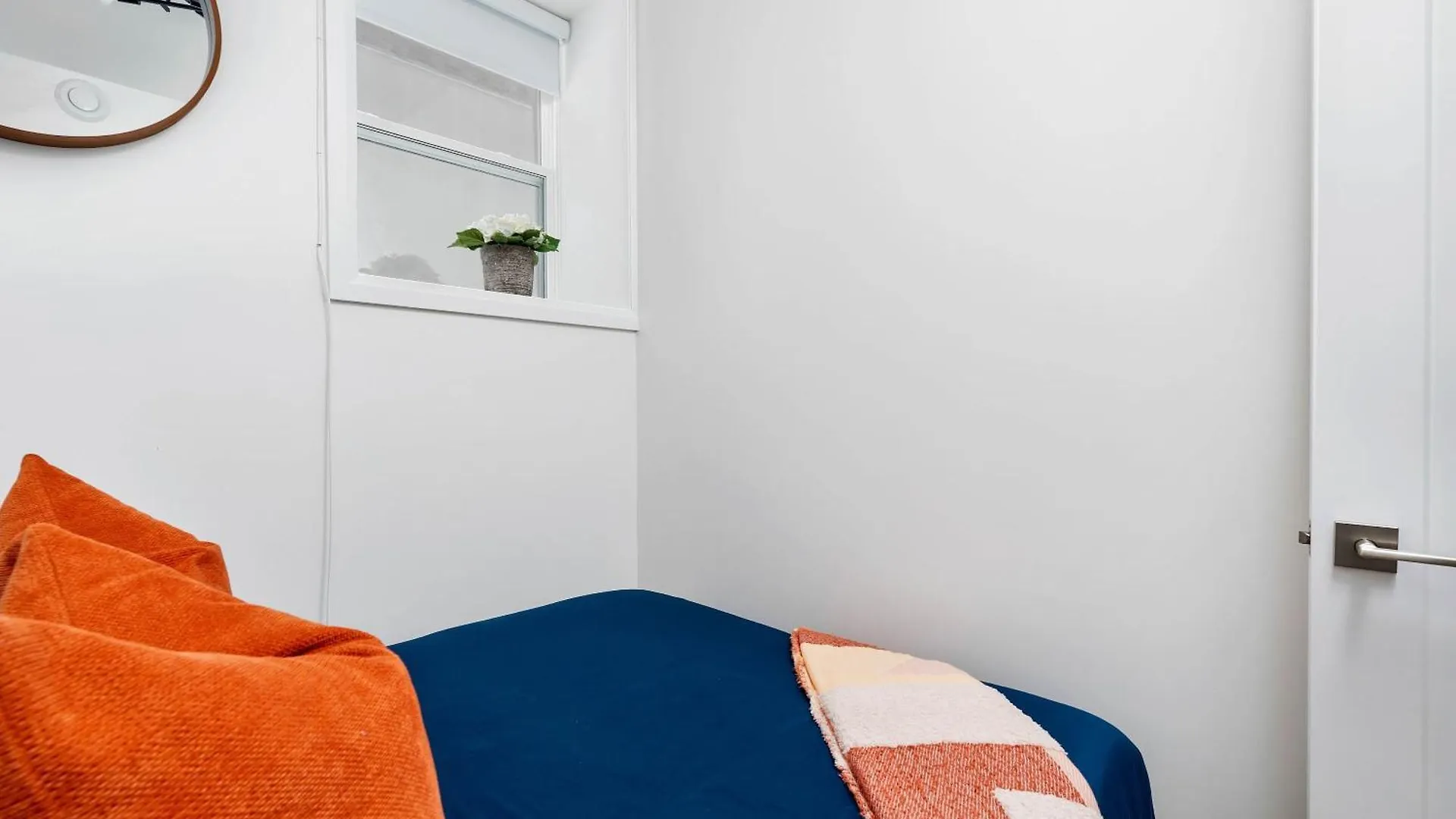 Luxury 2-Bedroom Oasis At College & Bathurst Toronto 0*,  Canada